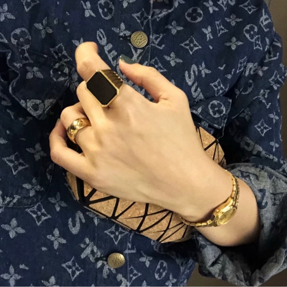 Natural Black Agate Signet Ring – Gold-Tone Brass | US Size 6 | Statement Ring